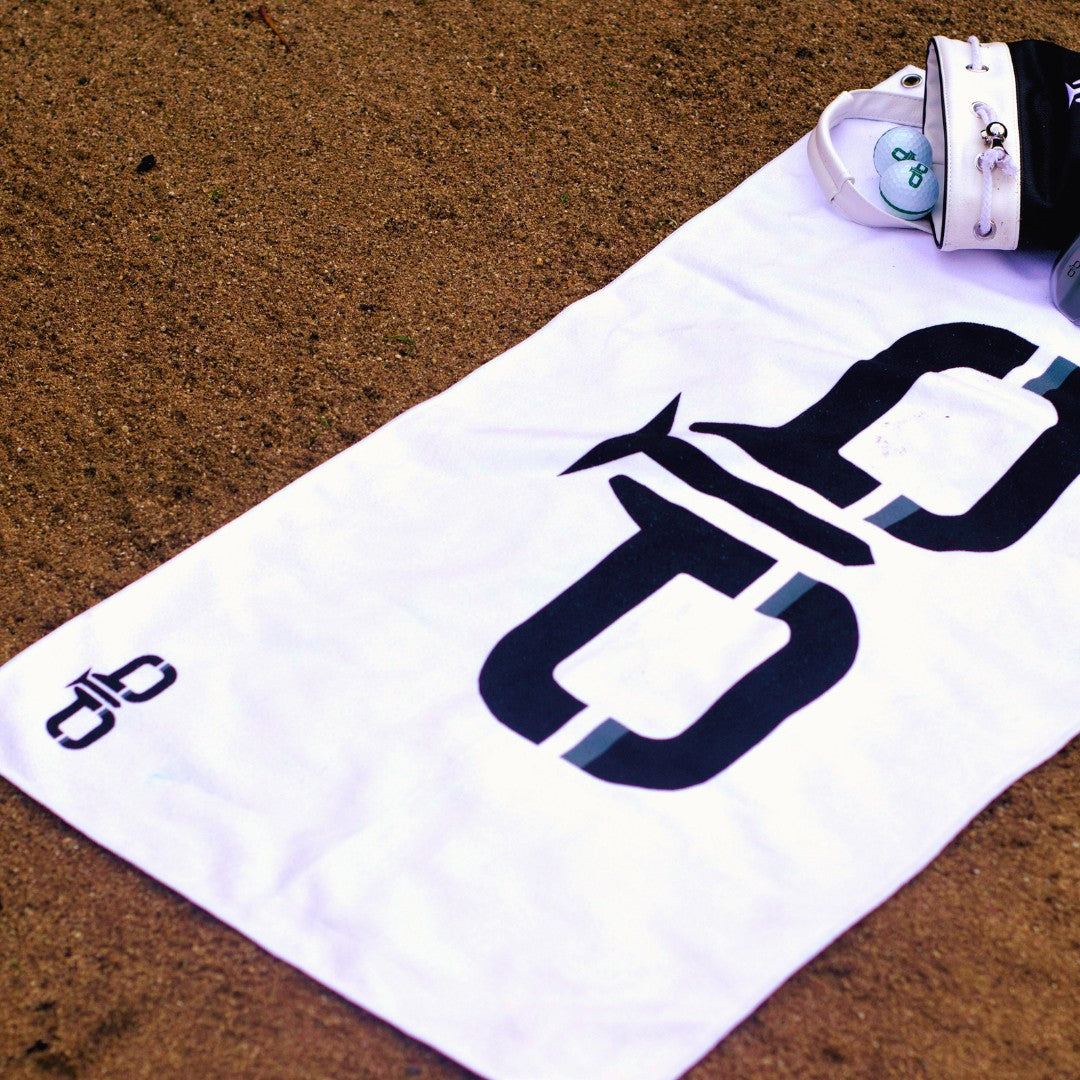 TOUR MICROFIBRE GOLF TOWEL